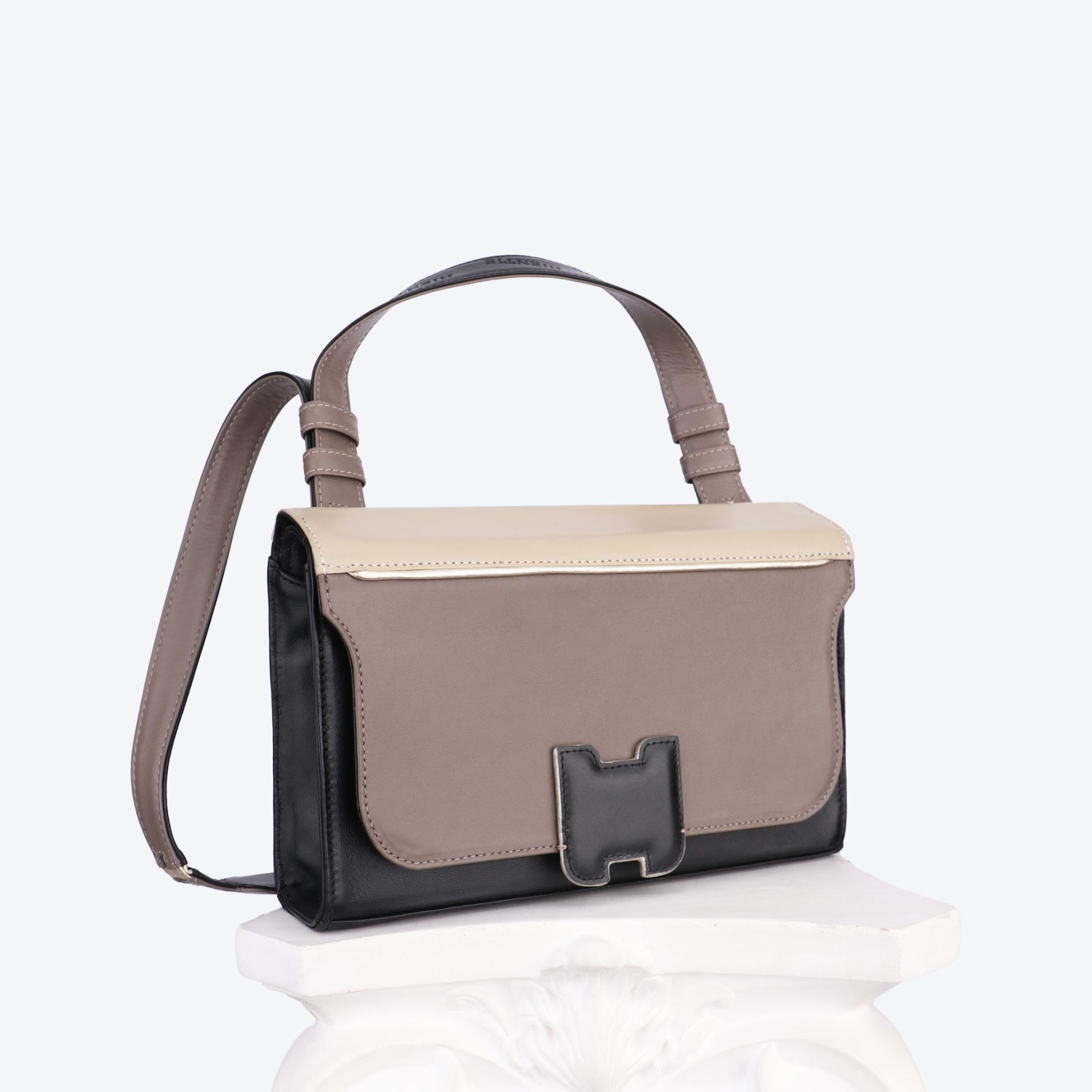 HIENTE HOLLAND